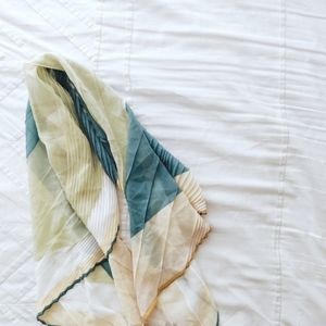 Lightweight Multicolor Pattern Pleated Scarf